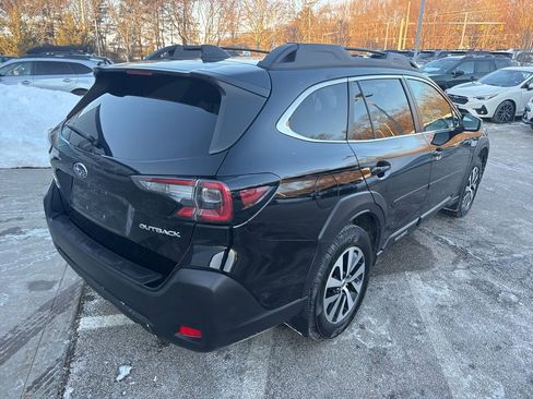 Used 2023 Subaru Outback Premium image 2