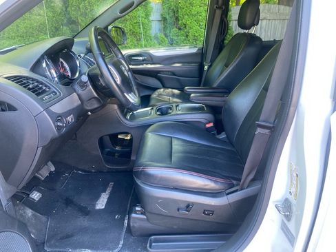 Used 2017 Dodge Grand Caravan GT FWD image 9