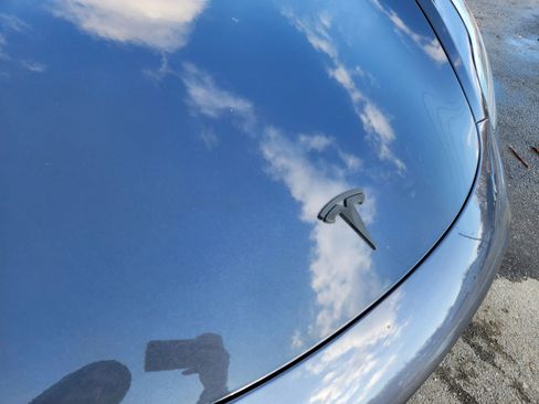 Used 2019 Tesla Model 3 Standard Range Plus image 5