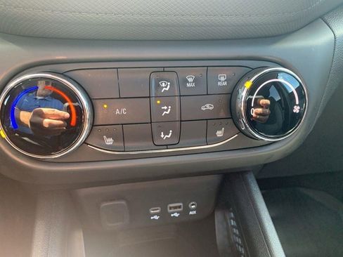 Used 2022 Chevrolet TrailBlazer LT AWD/4WD image 11