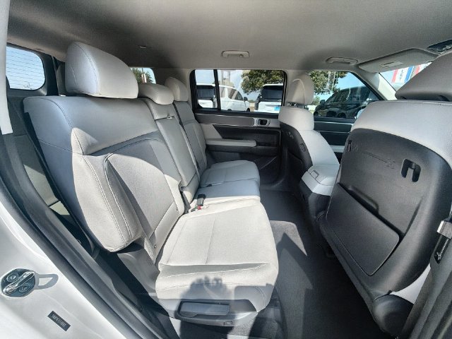 Used 2026 Hyundai Santa Fe SE FWD image 25