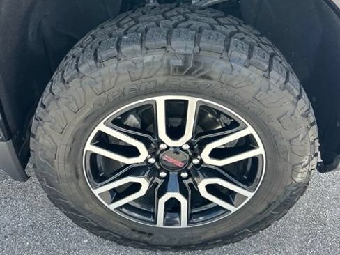 Certified 2025 GMC Sierra 1500 AT4 w/ AT4 Premium Package AWD/4WD image 5