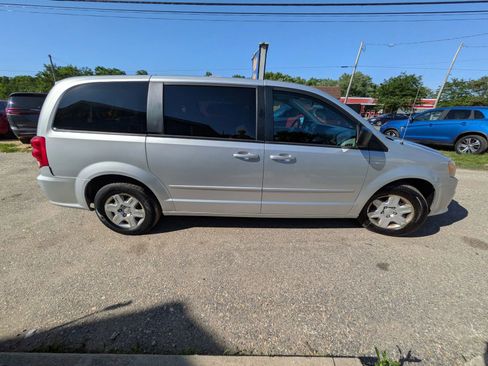 Used 2012 Dodge Grand Caravan SE FWD image 6