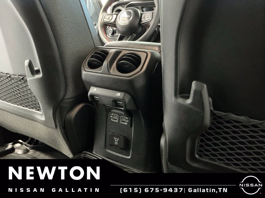 Used 2024 Jeep Wrangler Unlimited Rubicon AWD/4WD image 20