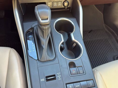 Used 2022 Toyota Highlander XLE image 20