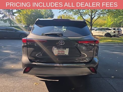 Used 2023 Toyota Highlander Platinum AWD/4WD image 22