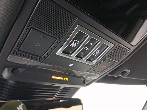 New 2026 Land Rover Discovery Limited Edition image 17