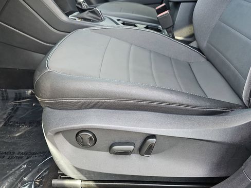 Certified 2023 Volkswagen Taos SE image 27