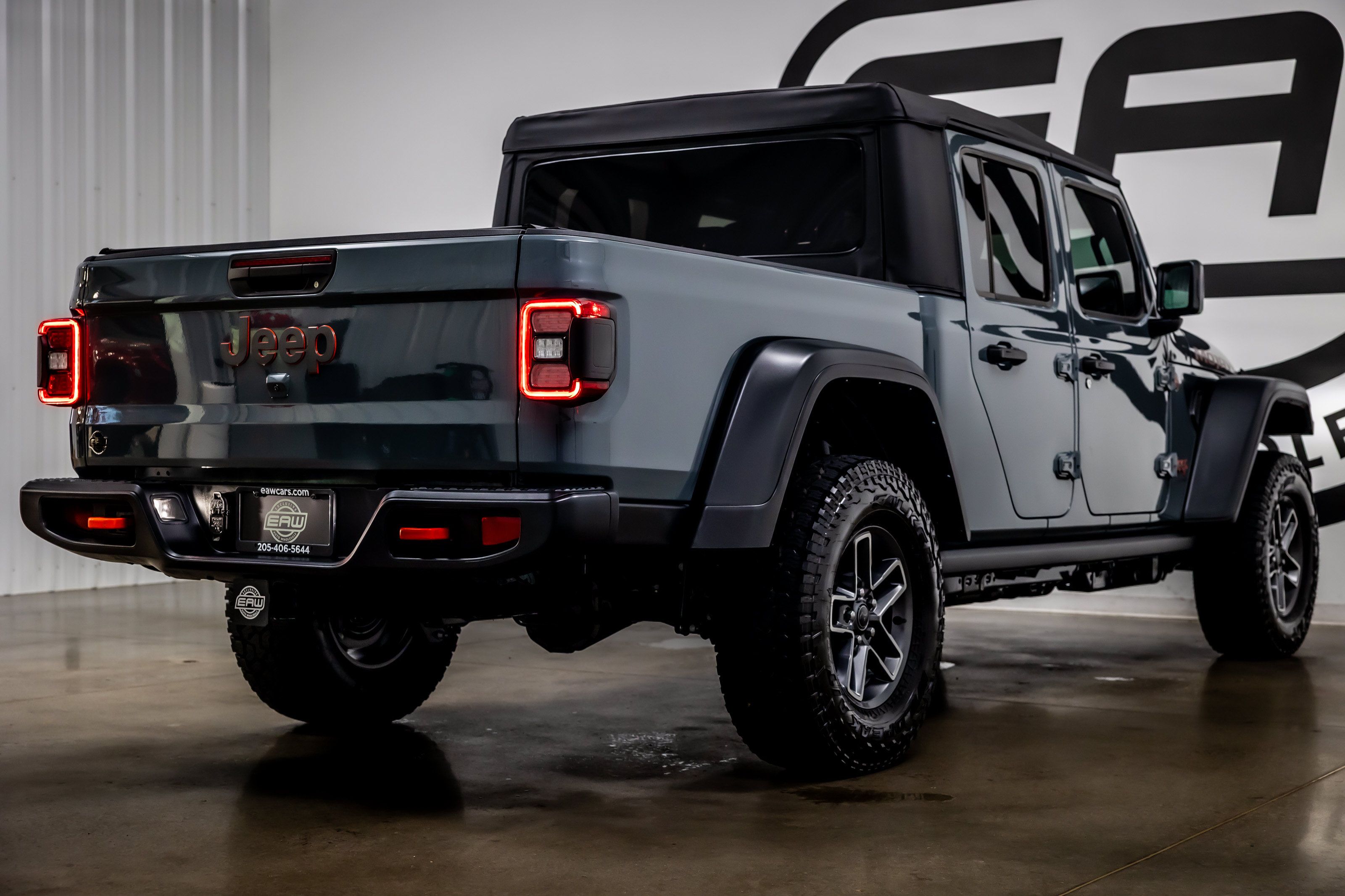 Used 2026 Jeep Gladiator Mojave AWD/4WD image 37