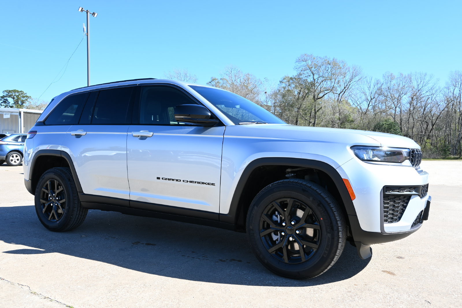 New 2026 Jeep Grand Cherokee Altitude AWD/4WD image 4