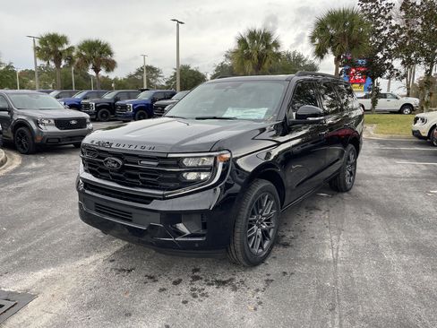 New 2025 Ford Expedition Platinum w/ Stealth Performance Package image 3