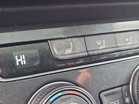 Certified 2021 Volkswagen Tiguan SE w/ Panoramic Sunroof Package image 12