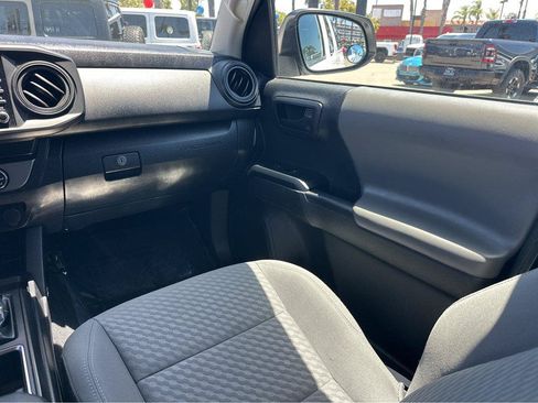 Used 2022 Toyota Tacoma SR RWD image 18