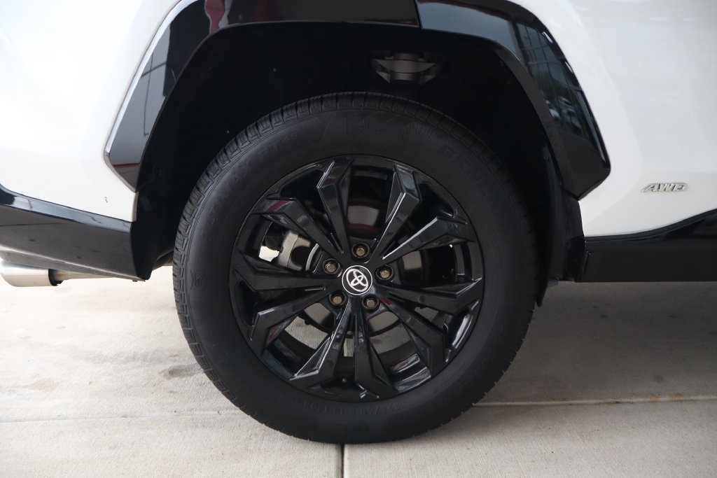 Used 2023 Toyota RAV4 XSE AWD/4WD image 10