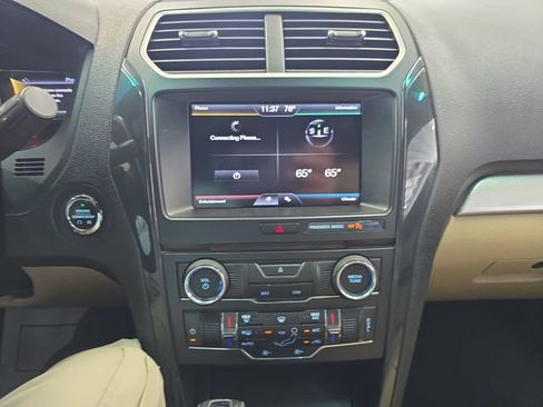 Used 2016 Ford Explorer XLT w/ Equipment Group 201A AWD/4WD image 15