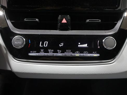 Used 2026 Toyota Corolla SE FWD image 28