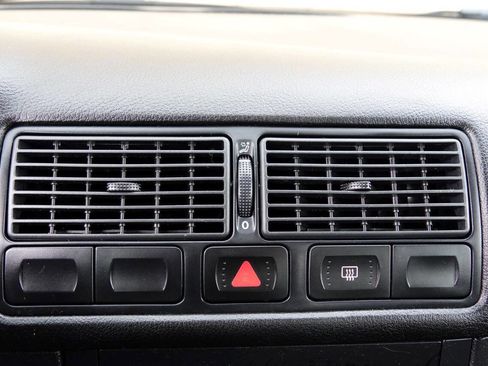 Used 2005 Volkswagen Golf GL image 64