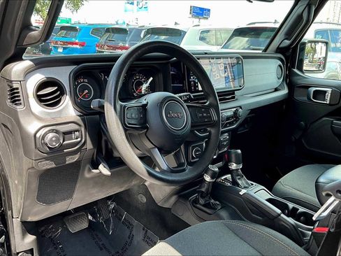 Used 2024 Jeep Gladiator Sport image 33