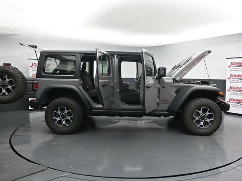 Used 2022 Jeep Wrangler Unlimited Rubicon w/ Cold Weather Group AWD/4WD image 42