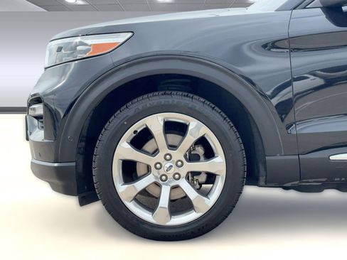 Used 2020 Ford Explorer Platinum w/ Premium Technology Package image 11