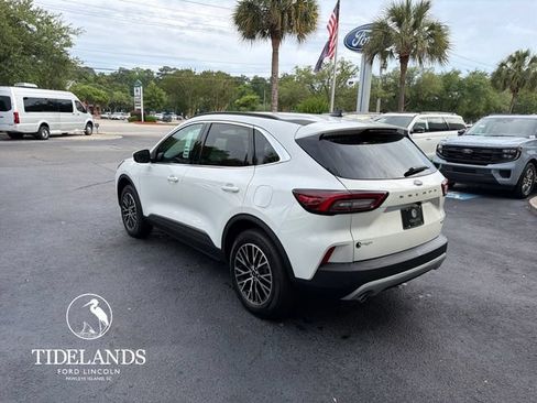 New 2026 Ford Escape SE FWD image 6