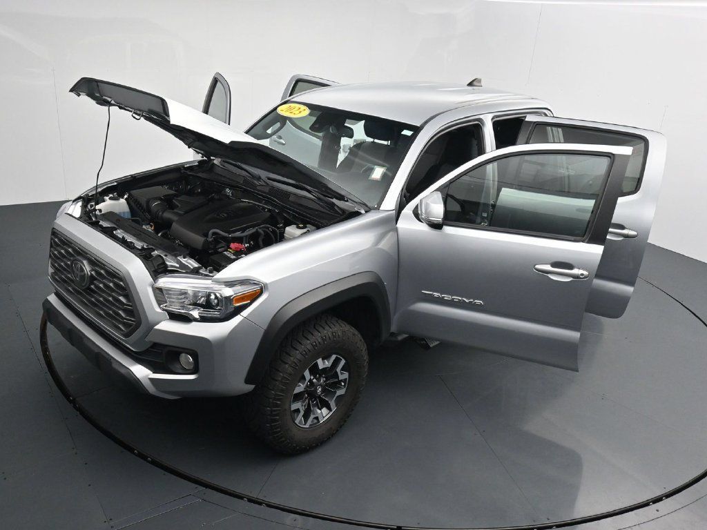 Used 2023 Toyota Tacoma TRD Off-Road w/ Technology Package AWD/4WD image 40