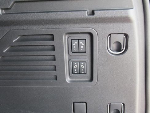 Used 2025 Buick Enclave Avenir w/ Super Cruise Package image 37