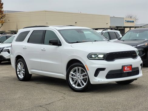 Used 2024 Dodge Durango GT image 2