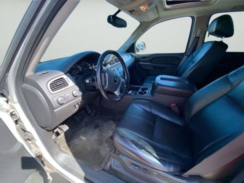 Used 2011 Chevrolet Tahoe LT w/ Luxury Package AWD/4WD image 18