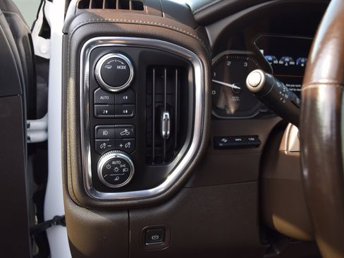 Used 2022 GMC Sierra 2500 Denali w/ Denali Ultimate Package AWD/4WD image 13
