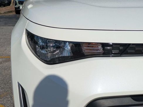 Used 2024 Kia Soul LX w/ Option Group 015 FWD image 10