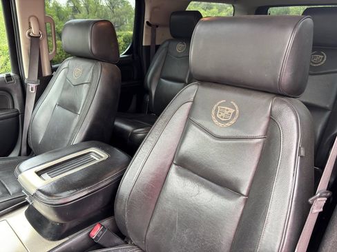 Used 2013 Cadillac Escalade ESV Platinum AWD/4WD image 19