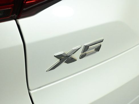 Used 2019 BMW X5 xDrive40i w/ Convenience Package image 25