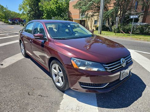 Used 2013 Volkswagen Passat 2.5 SE FWD image 3