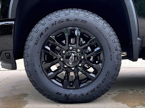 New 2026 Chevrolet Silverado 2500 High Country w/ Midnight Edition AWD/4WD image 10