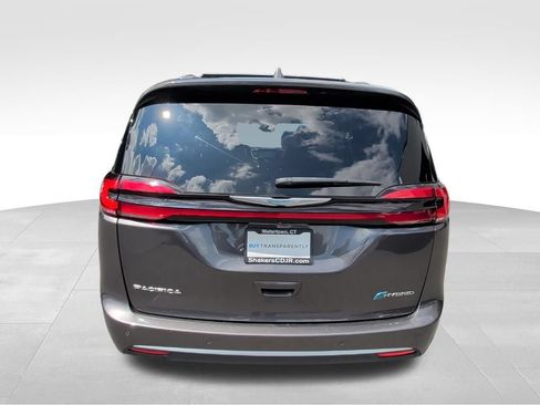 Used 2021 Chrysler Pacifica Pinnacle FWD image 4