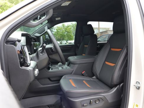 Used 2026 GMC Sierra 2500 AT4 w/ LPO, Black Badging Package AWD/4WD image 10