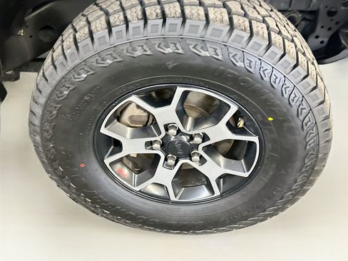 Used 2019 Jeep Wrangler Rubicon w/ Steel Bumper Group AWD/4WD image 11