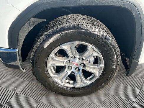 Used 2025 GMC Sierra 1500 SLT image 29