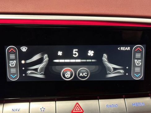 Used 2024 Genesis GV70 2.5T w/ Sport Prestige Package image 8