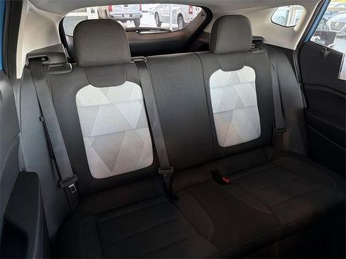 Certified 2025 Chevrolet Trax LS image 17