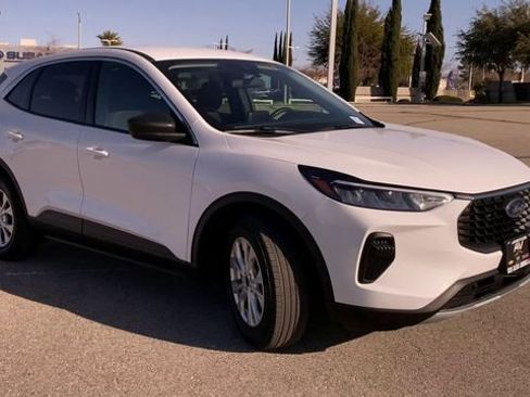 Used 2023 Ford Escape Active FWD image 2