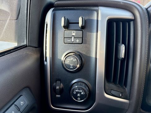 Used 2018 GMC Sierra 1500 SLT image 16