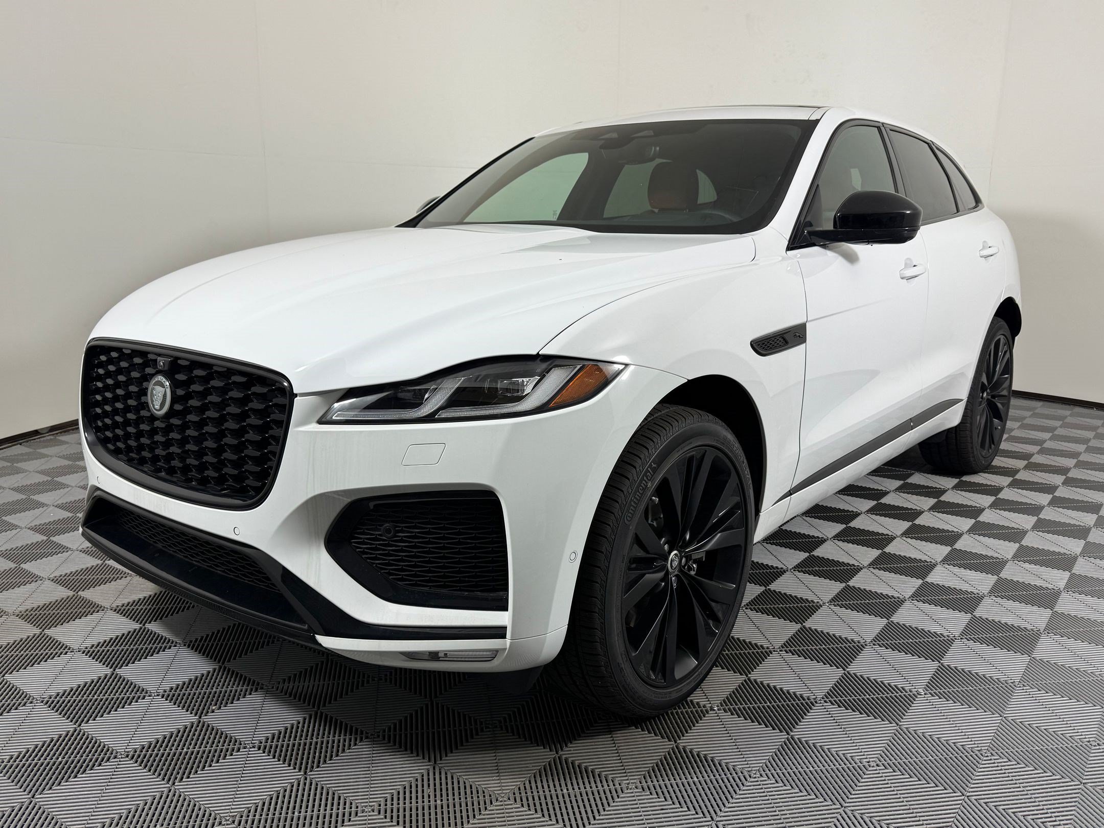 New 2026 Jaguar F-PACE R-Dynamic S AWD/4WD image 1
