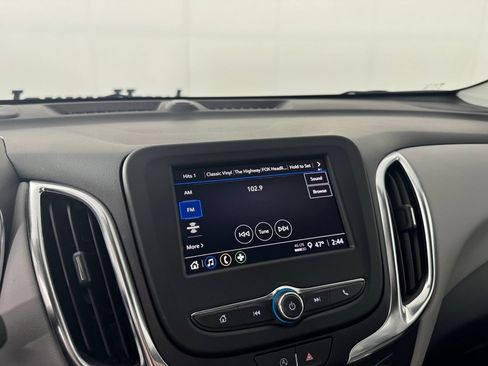 Used 2022 Chevrolet Equinox LS w/ LS Convenience Package image 14