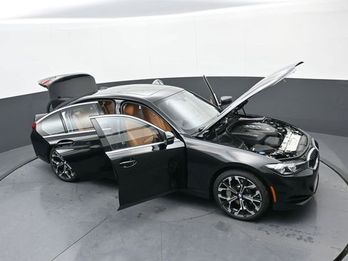 New 2026 BMW 330i xDrive Sedan w/ Convenience Package image 38