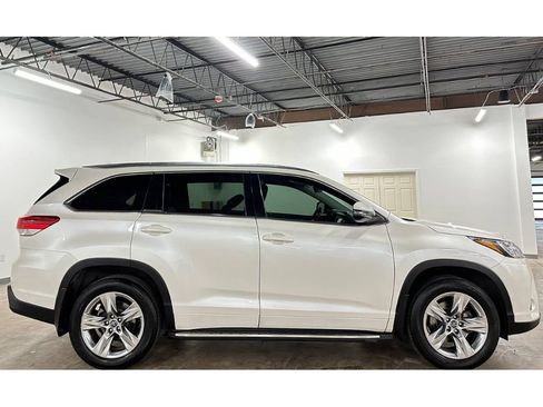 Used 2018 Toyota Highlander Limited image 9