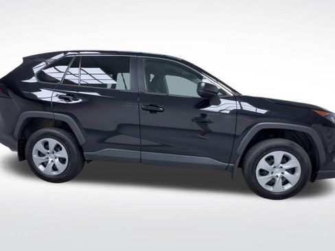 Certified 2022 Toyota RAV4 LE AWD/4WD image 10