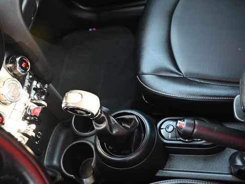 Used 2018 MINI Cooper Convertible image 20