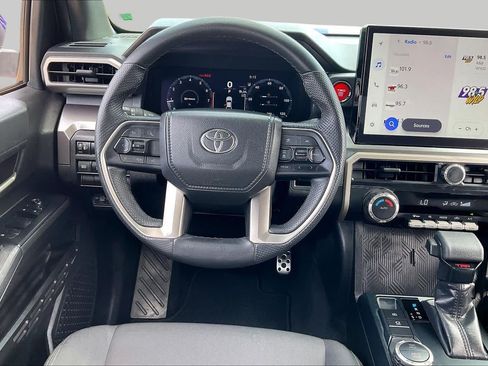 Used 2025 Toyota Tacoma TRD Sport RWD image 6